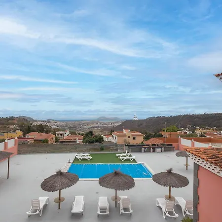 Vakantiehuis 4Br Chalet El Romero-Private Pool, Bbq & Chill Arucas