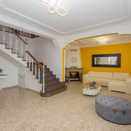 4br El Romero-private Pool, Barbecue & Chill