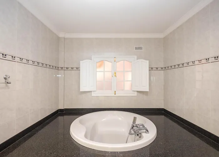 4br El Romero-private Pool, Barbecue & Chill